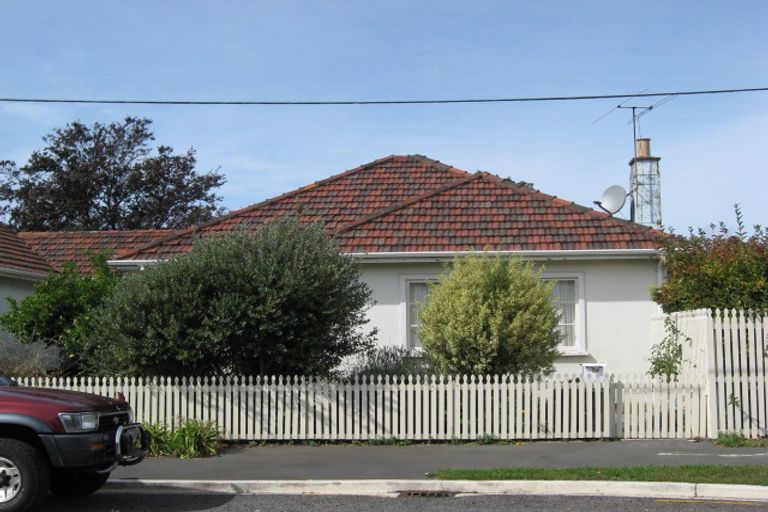 Photo of property in 2/124 Osborne Street, Waltham, Christchurch, 8011
