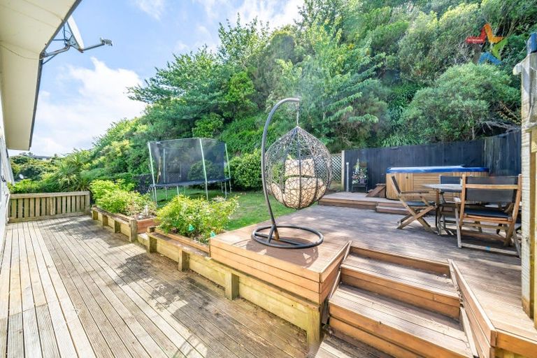 Photo of property in 50 Acacia Avenue, Maungaraki, Lower Hutt, 5010