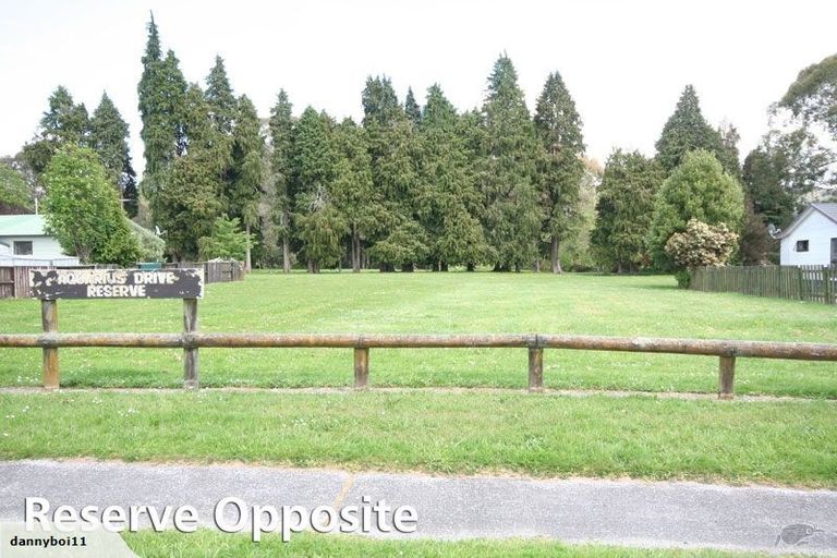 Photo of property in 42a Aquarius Drive, Kawaha Point, Rotorua, 3010
