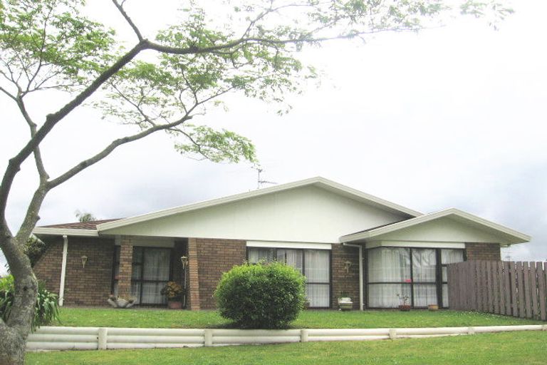 Photo of property in 2/4 Coronation Avenue, Pukekohe, 2120