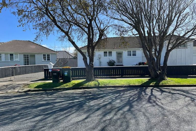Photo of property in 9 Atiawa Crescent, Waiwhetu, Lower Hutt, 5010