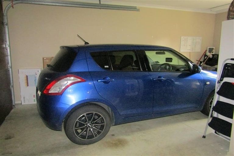 Photo of property in 337 Glenvar Road, Long Bay, Auckland, 0630