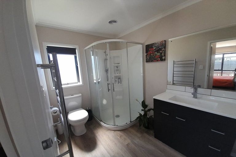 Photo of property in 48 Te Kaeaea Crescent, Wallaceville, Upper Hutt, 5018