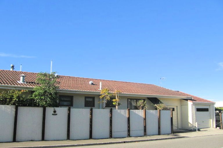 Photo of property in 2 Lighthouse Road, Bluff Hill, Napier, 4110