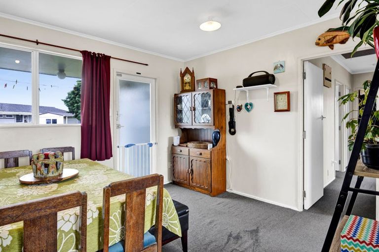 Photo of property in 9 Hughson Place, Opunake, 4616