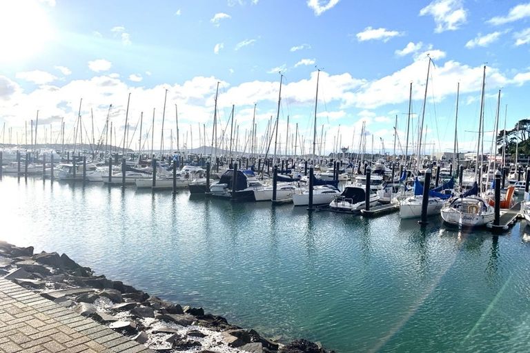 Photo of property in 1/28 Prince Regent Drive, Half Moon Bay, Auckland, 2012