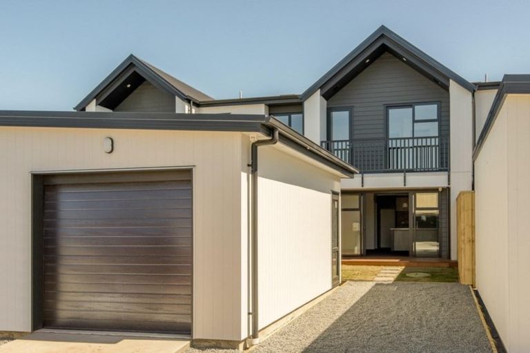 Photo of property in 17 Holmes Hanover Lane, Halswell, Christchurch, 8025