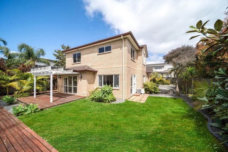 Photo of property in 23 Laurel Oak Drive, Schnapper Rock, Auckland, 0632