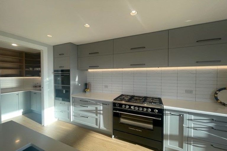 Photo of property in 14 Rotorua Grove, Aotea, Porirua, 5024