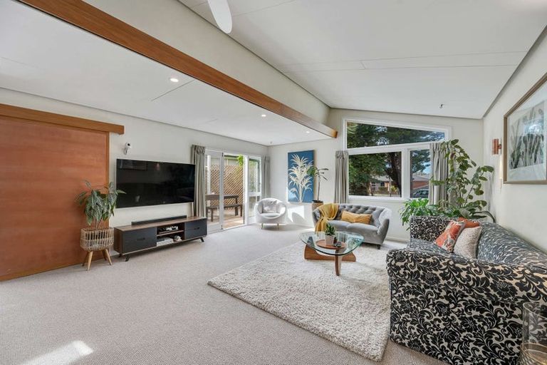 Photo of property in 42 Church Road, Taradale, Napier, 4112