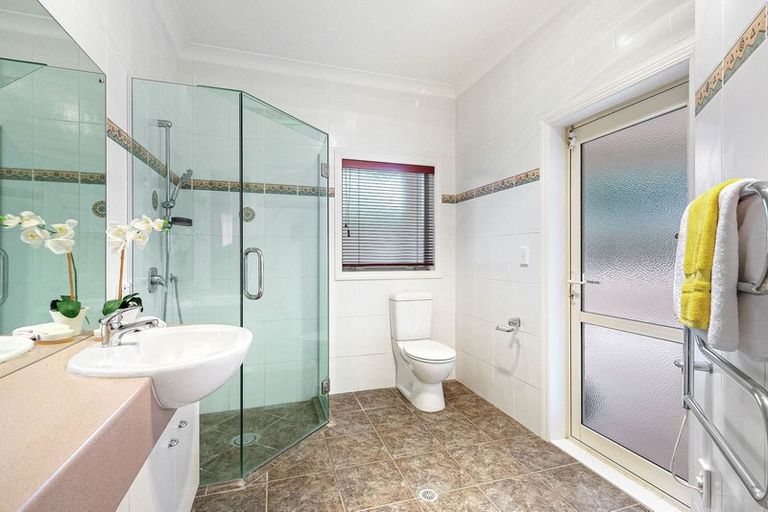 Photo of property in 56 Manor Park, Sunnyhills, Auckland, 2010