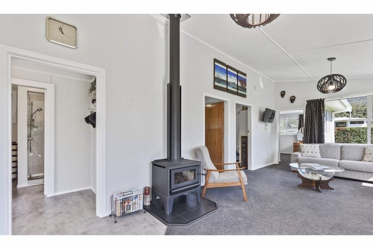 Photo of property in 20 Renata Road, Okiwi Bay, 7193