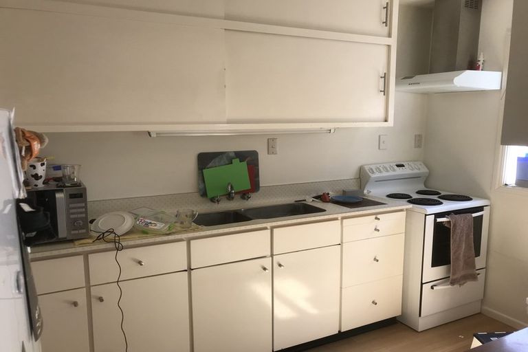 Photo of property in 2/4 Weka Street, Fendalton, Christchurch, 8041