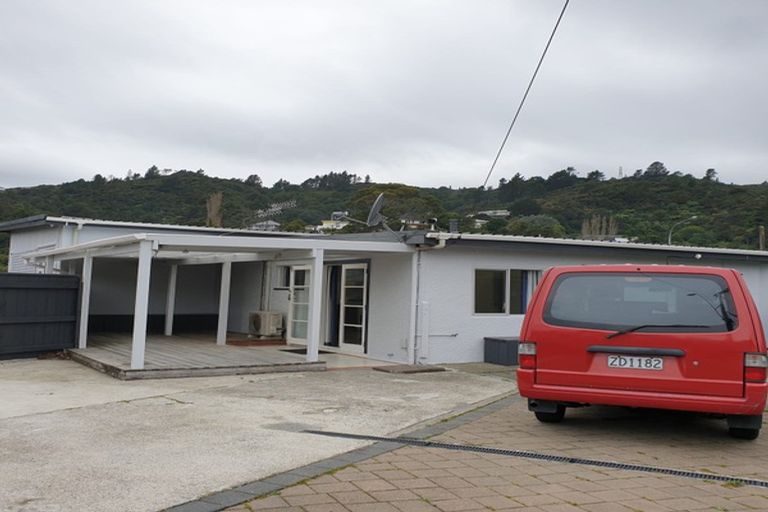 Photo of property in 52 Stokes Valley Road, Stokes Valley, Lower Hutt, 5019