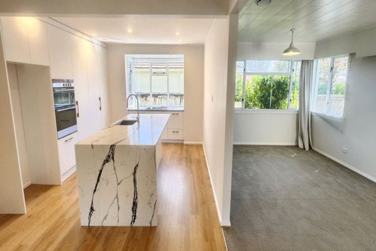 Photo of property in 158 Mangorei Road, Merrilands, New Plymouth, 4312