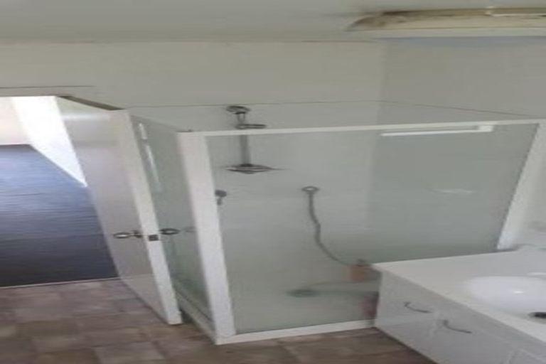 Photo of property in 2/73a Russell Road, Manurewa, Auckland, 2102