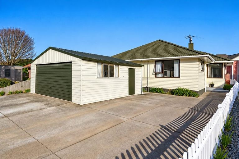 Photo of property in 46 Athol Terrace, Upper Riccarton, Christchurch, 8041