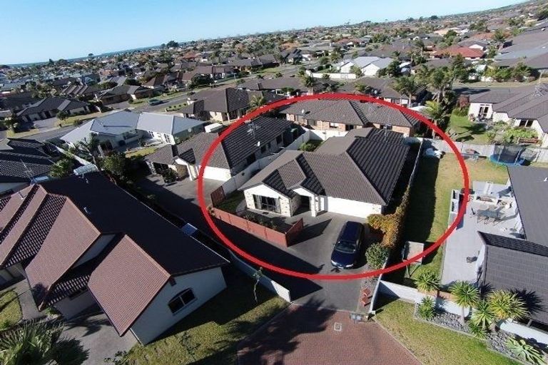 Photo of property in 12 Putaka Place, Papamoa Beach, Papamoa, 3118