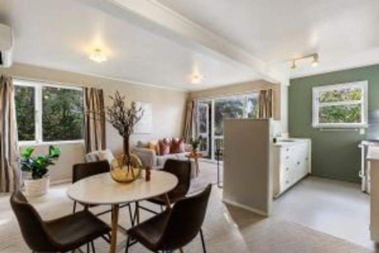 Photo of property in 47b Huntingdon Street, Northland, Wellington, 6012