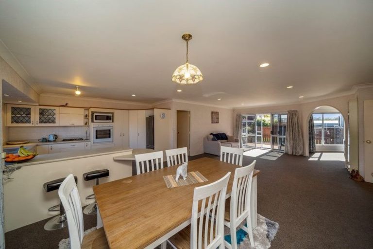 Photo of property in 28 Nikau Street, Inglewood, 4330