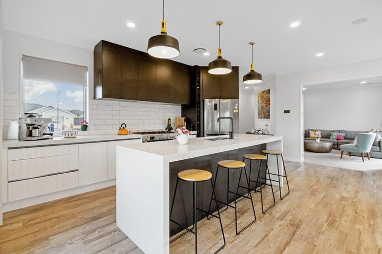 Photo of property in 10 Fred White Drive, Kumeu, 0810