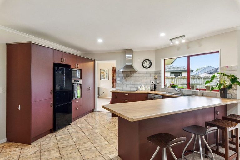 Photo of property in 15 San Priamo Place, Paraparaumu Beach, Paraparaumu, 5032