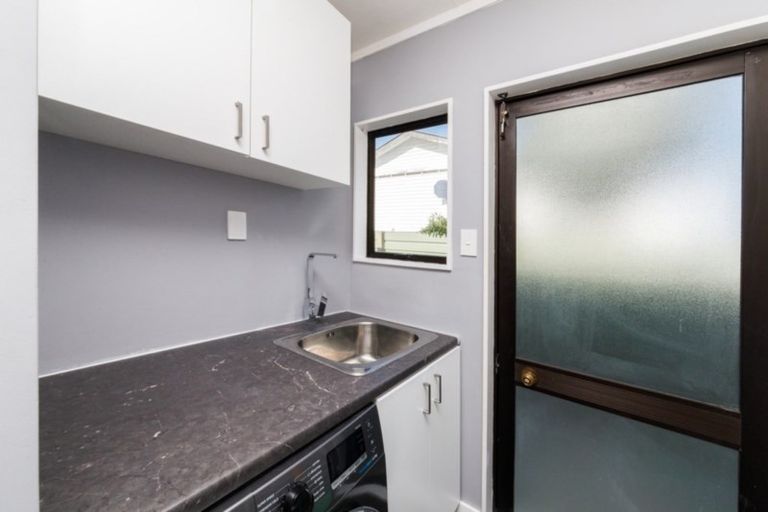 Photo of property in 27 Tiller Close, Kelvin Grove, Palmerston North, 4414