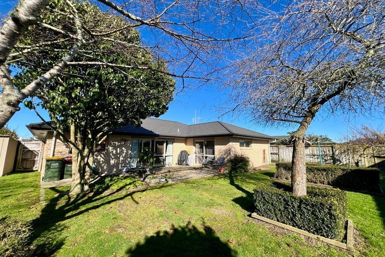 Photo of property in 129 Saint James Drive, Huntington, Hamilton, 3210