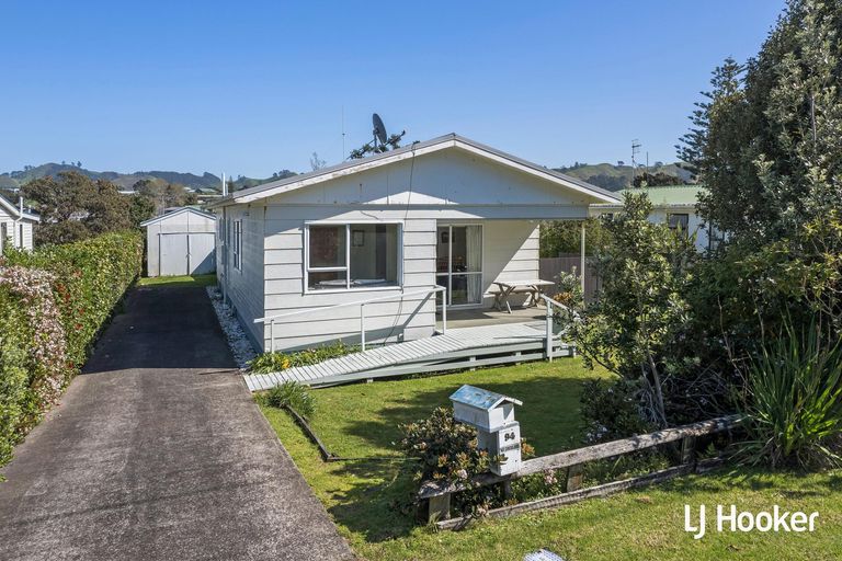 Photo of property in 94 Dillon Street, Waihi Beach, 3611