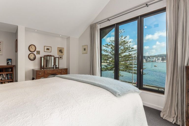 Photo of property in 286 Oriental Parade, Oriental Bay, Wellington, 6011