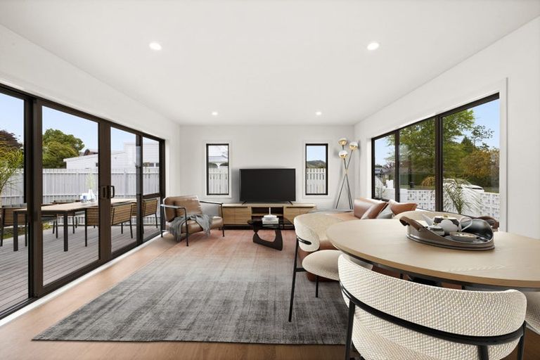 Photo of property in 102 Auckland Road, Greenmeadows, Napier, 4112