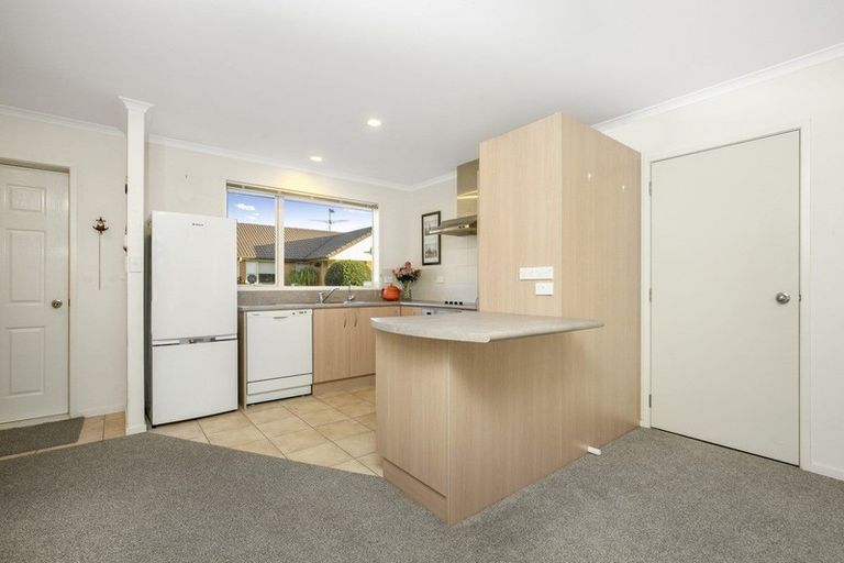 Photo of property in 10/262 Centreway Road, Orewa, 0931