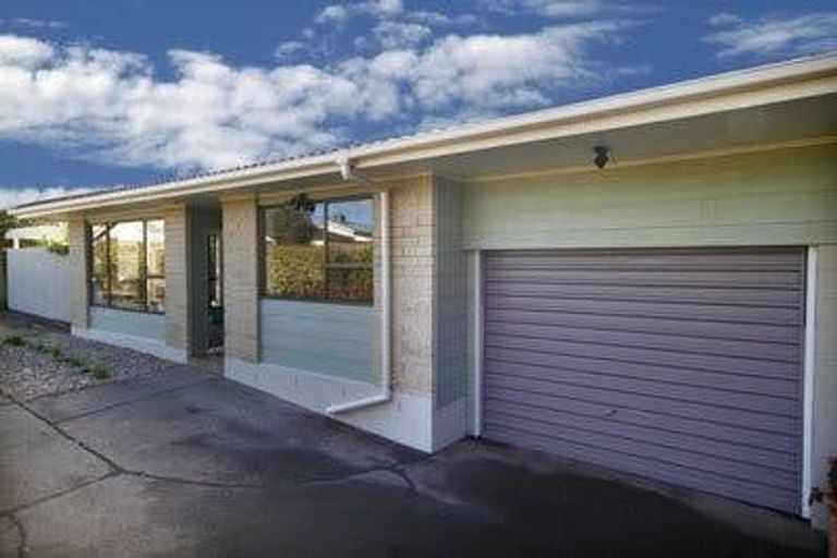Photo of property in 3/13 Northall Road, New Lynn, Auckland, 0600