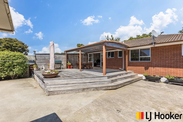 Photo of property in 8 Leaver Place, Weymouth, Auckland, 2103