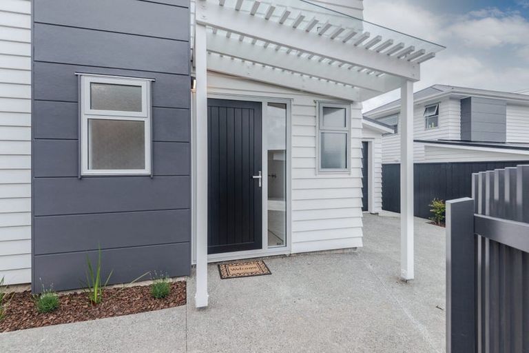 Photo of property in 27b Ranui Terrace, Tawa, Wellington, 5028
