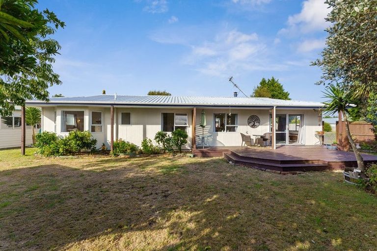 Photo of property in 14 Rodney Grove, Paraparaumu, 5032