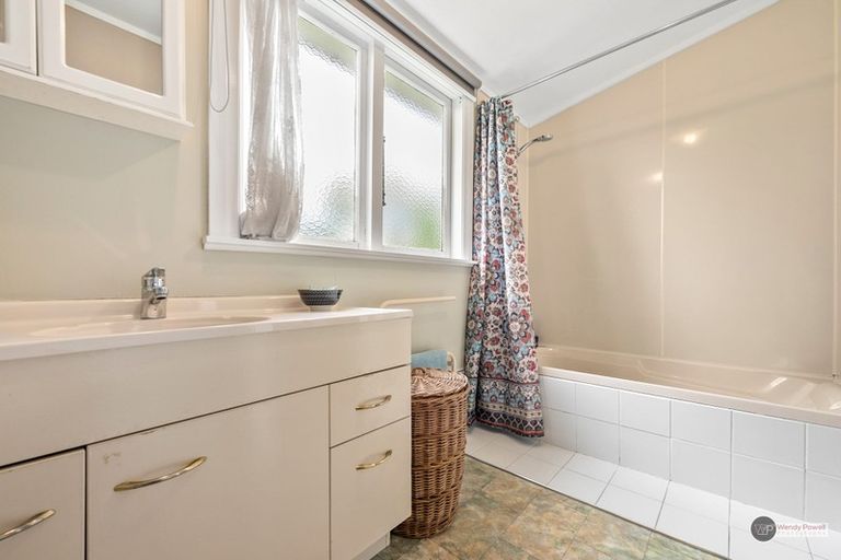 Photo of property in 6 Sandford Street, Trentham, Upper Hutt, 5018