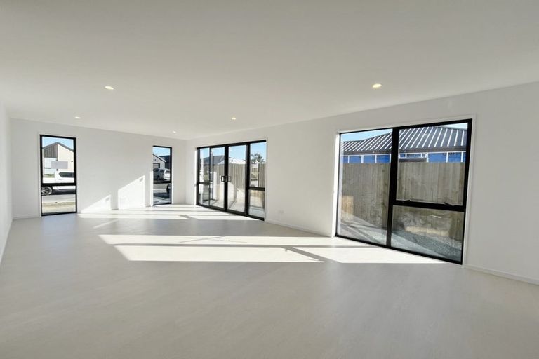 Photo of property in 30 Llew Summers Street, Belfast, Christchurch, 8051