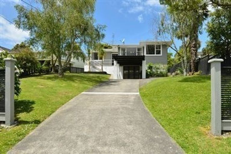 Photo of property in 6 William Souter Street, Forrest Hill, Auckland, 0620
