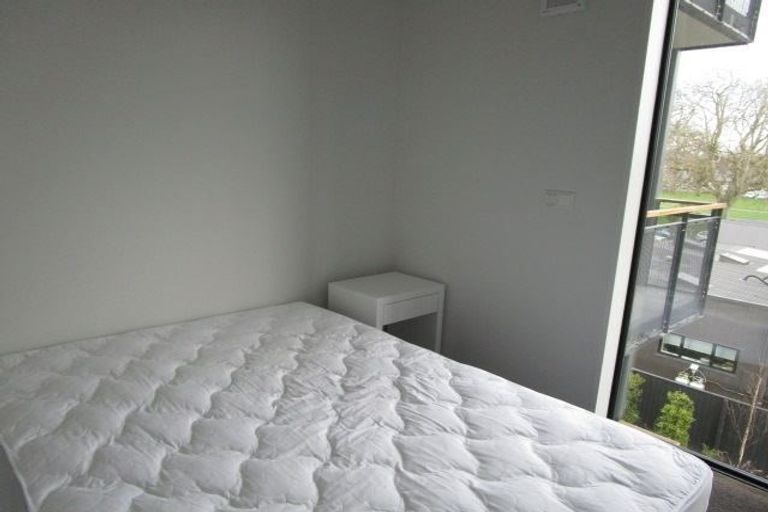 Photo of property in 1/50 Kilmore Street, Christchurch Central, Christchurch, 8013