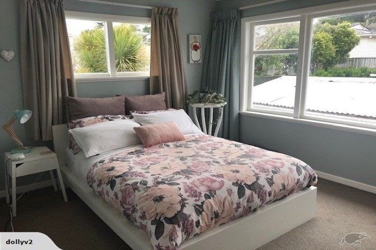 Photo of property in 8a Manuka Street, Miramar, Wellington, 6022