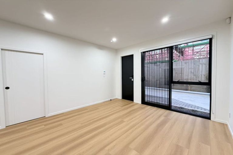 Photo of property in 9a Tangelo Place, Bucklands Beach, Auckland, 2012