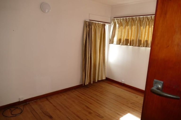 Photo of property in 211 East Coast Road, Castor Bay, Auckland, 0620