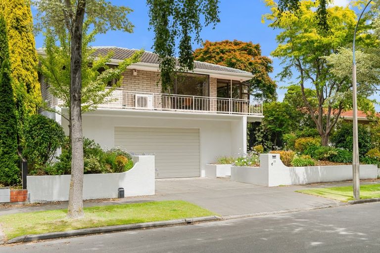 Photo of property in 17 Highland Place, Avonhead, Christchurch, 8042