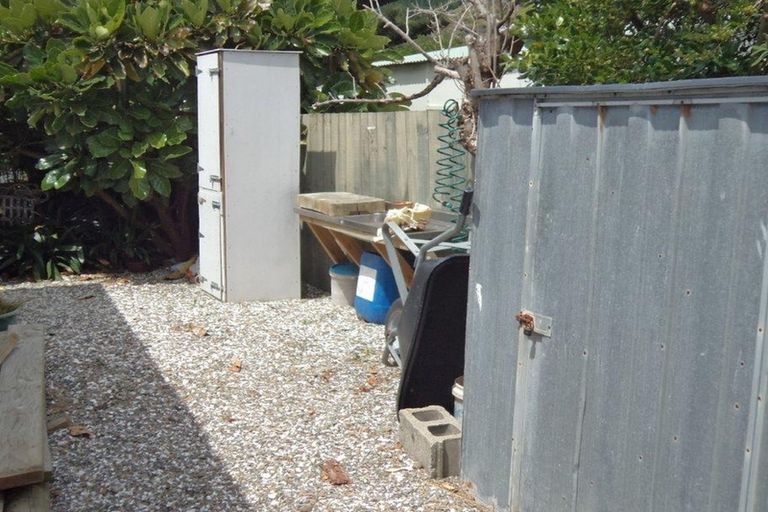 Photo of property in 4 Centreway Road, Port Waikato, Tuakau, 2695