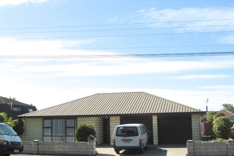 Photo of property in 121 Prestons Road, Redwood, Christchurch, 8051