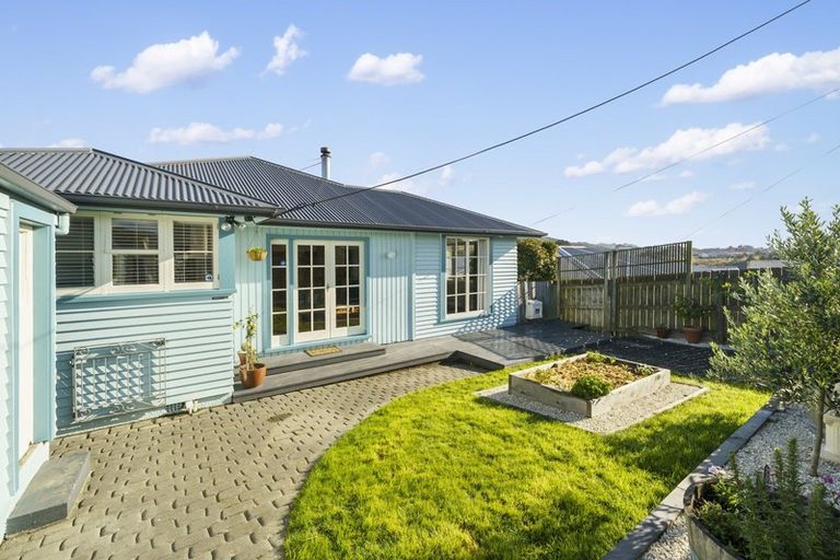 Photo of property in 47 Handyside Street, Tawa, Wellington, 5028