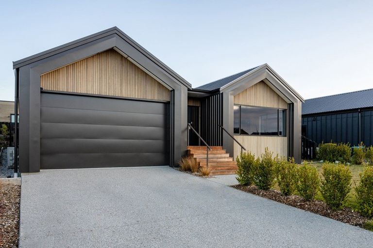 Photo of property in 23 Obelisk Street, Wanaka, 9305