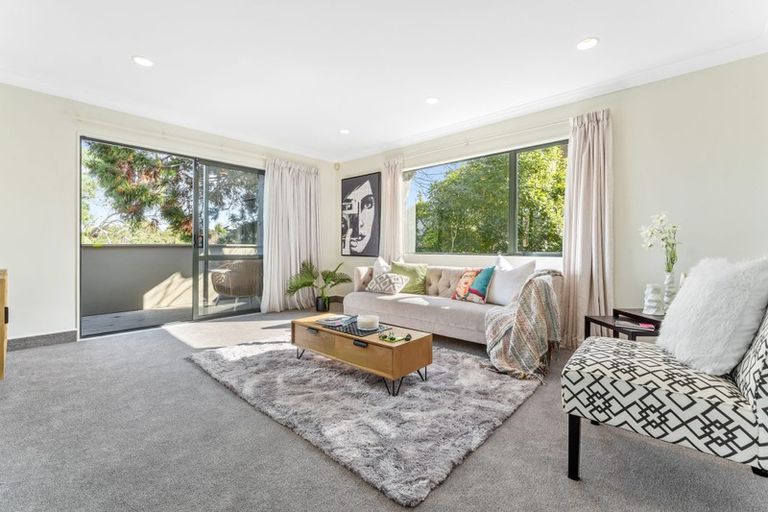 Photo of property in 2/21 Tobruk Crescent, Milford, Auckland, 0620