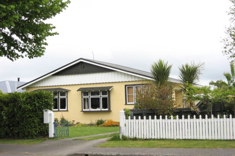 Photo of property in 43 Ayers Street, Rangiora, 7400